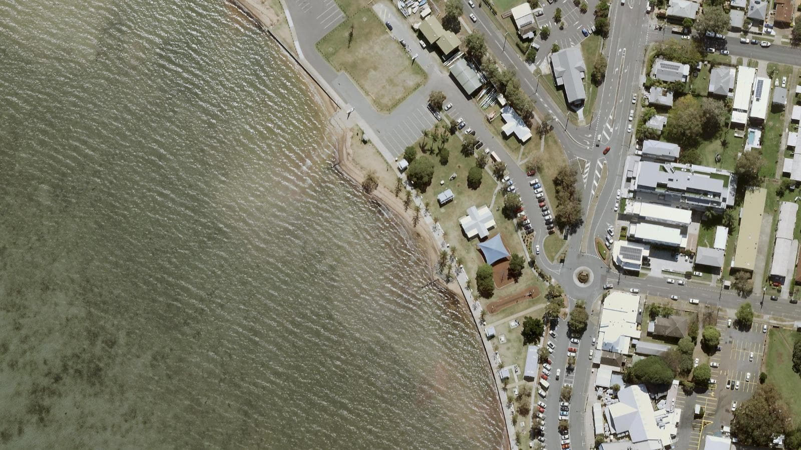 Woody Point Beach, Brisbane & Moreton Bay