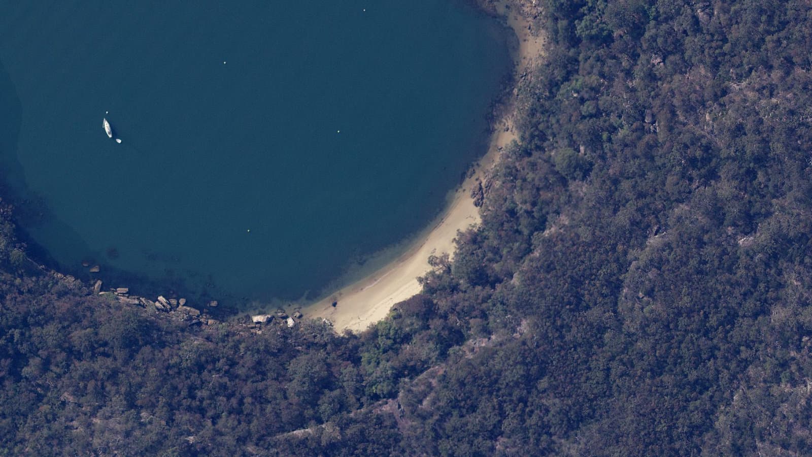 Hallets Beach, Sydney