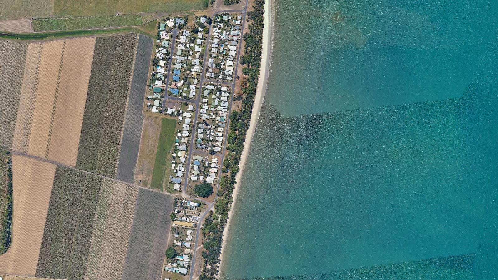 Newell Beach, Cairns & Tropical North