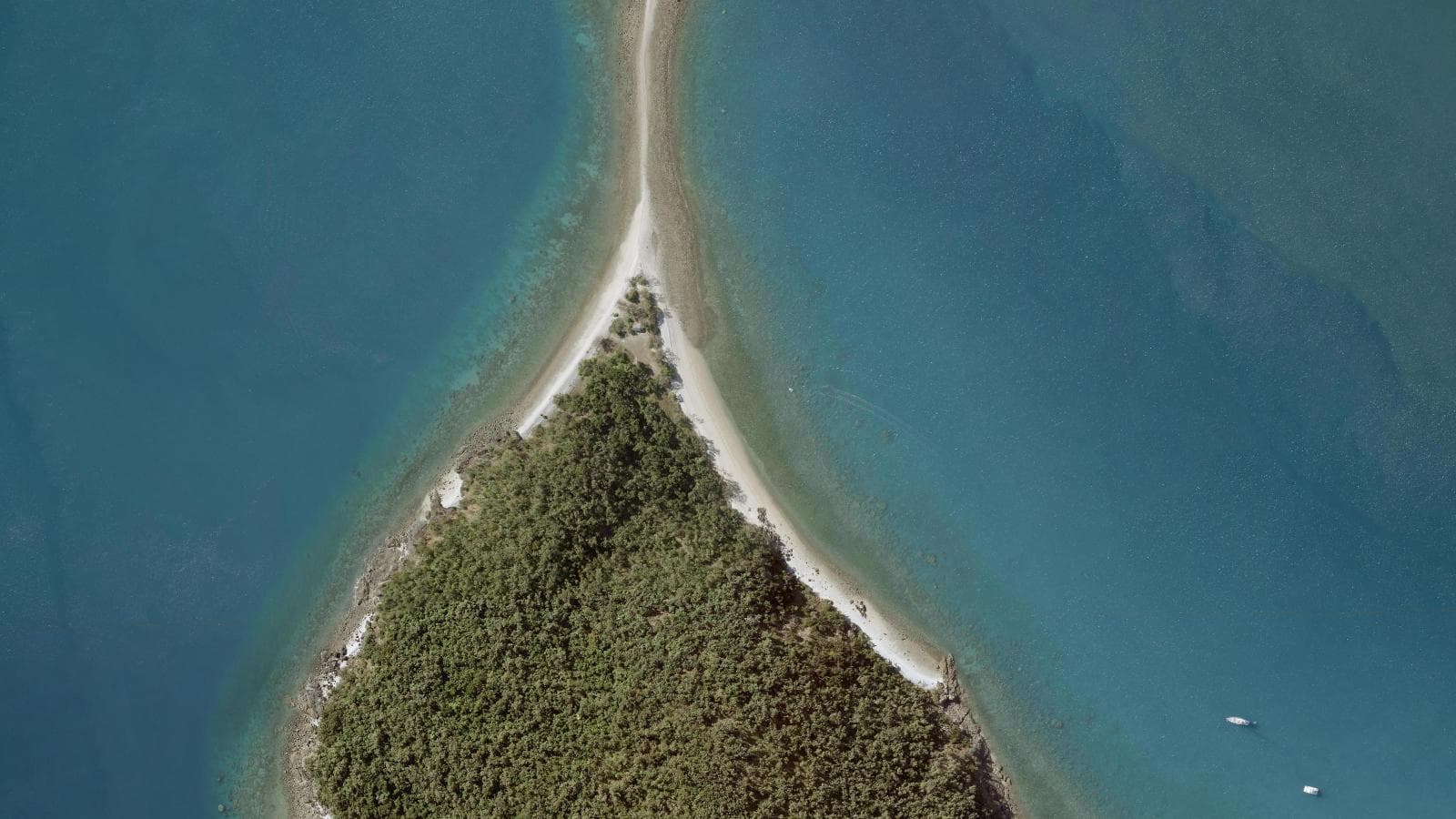 Paddle Beach, Mackay & Whitsundays
